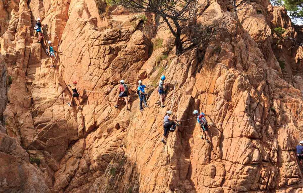 Cele mai inspaimantatoare activitati de team building catarare imagine 1200x768