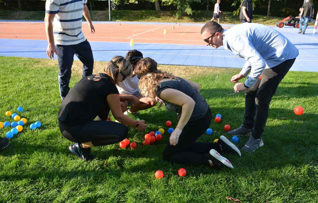 organizeaza un teambuilding in 2022 cu yes academy outdoor la acacia village langa bucuresti imagine 1200x768